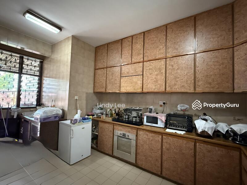 Charming 2 Storey Terrace with Huge Garden for A-A or renovation near Kovan MRT for Sale