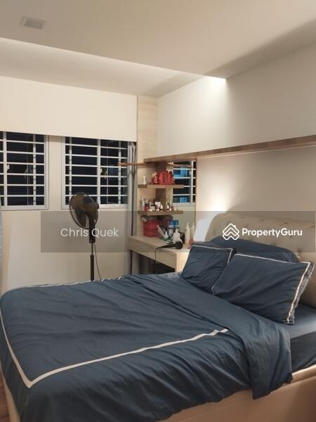 891 Tampines Avenue 8