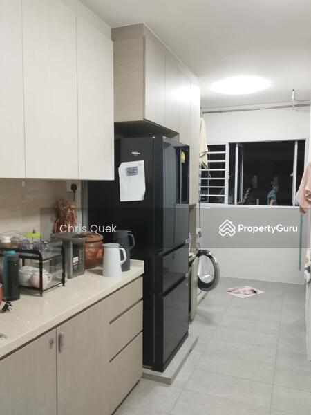 891 Tampines Avenue 8