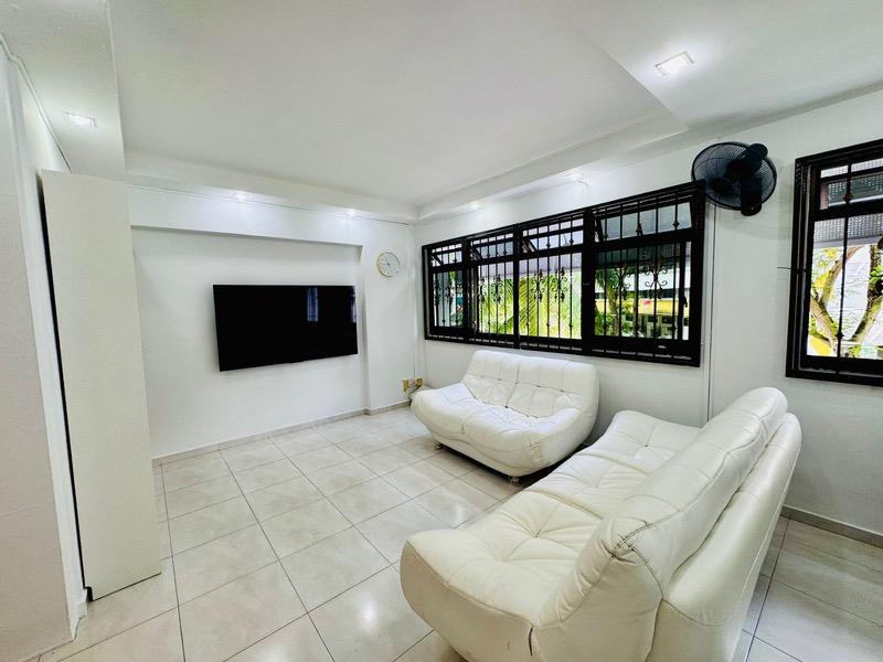Prop-GPT: HDB Apartment: D19  699C Hougang Street 52