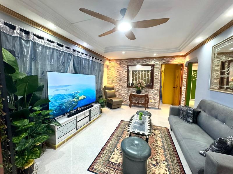 Prop-GPT: HDB Apartment: D19  290A Compassvale Crescent