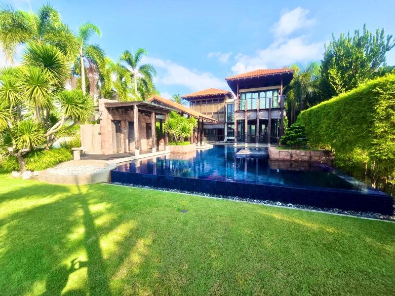 Prop-GPT: Bungalow: D04  73 OCEAN DRIVE