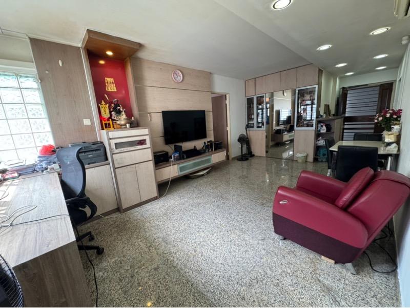 Prop-GPT: HDB Apartment: D23 Choa Chu Kang 686D Choa Chu Kang Crescent