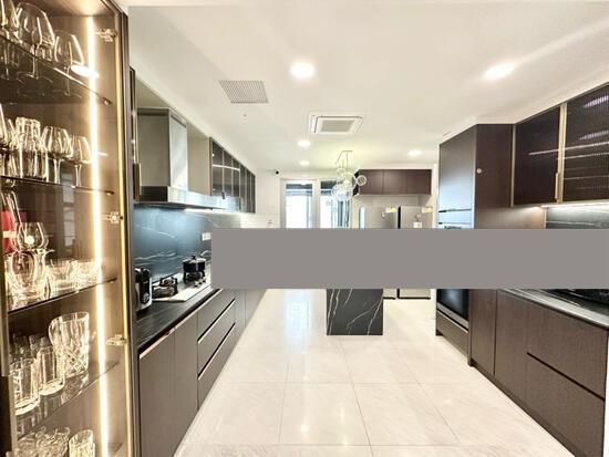 Condominium for Sale: D04, 098418