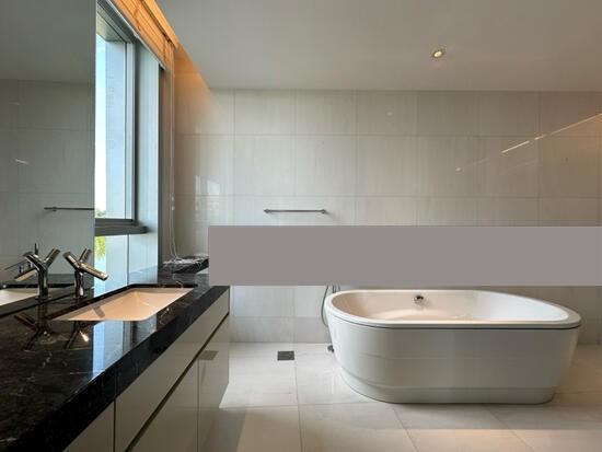 Condominium for Sale: D04, 098402