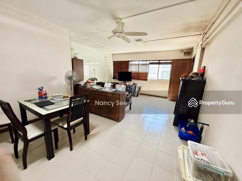 Prop-GPT: HDB Flat: D14  58 Dakota Crescent