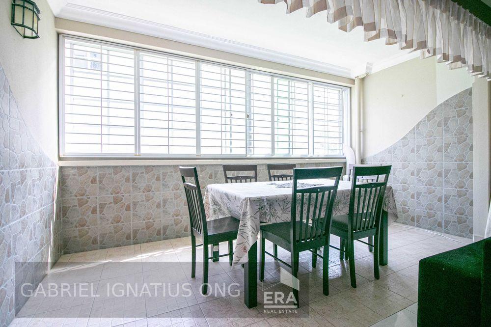 Prop-GPT: HDB - 4 room: D27 Yishun Yishun Ring Road, Yishun, Singapore, D27, 760410: Sgd 690,000