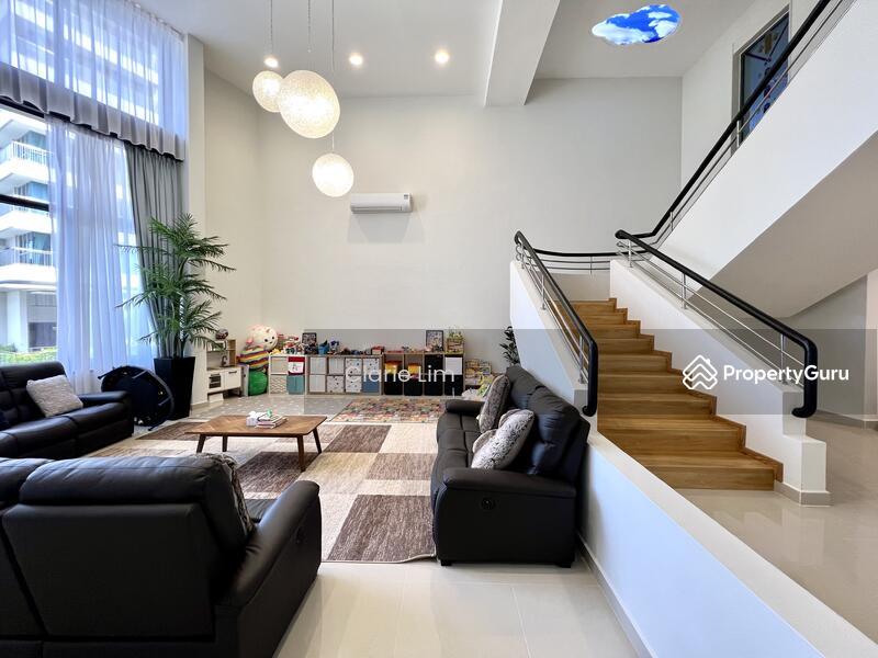 Prop-GPT: Apartment: D10  The Vantage