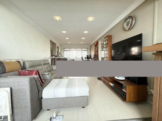 Prop-GPT: HDB Apartment: D14  648 Jalan Tenaga