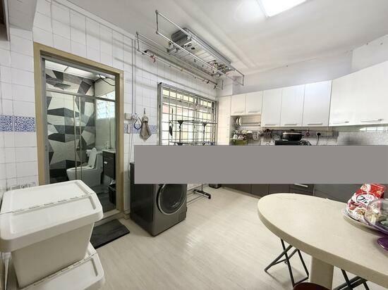 648 Jalan Tenaga HDB Apartment For Sale, $918,000, 3 Bed 2 Bath 1,323 sqft $694.00 psf