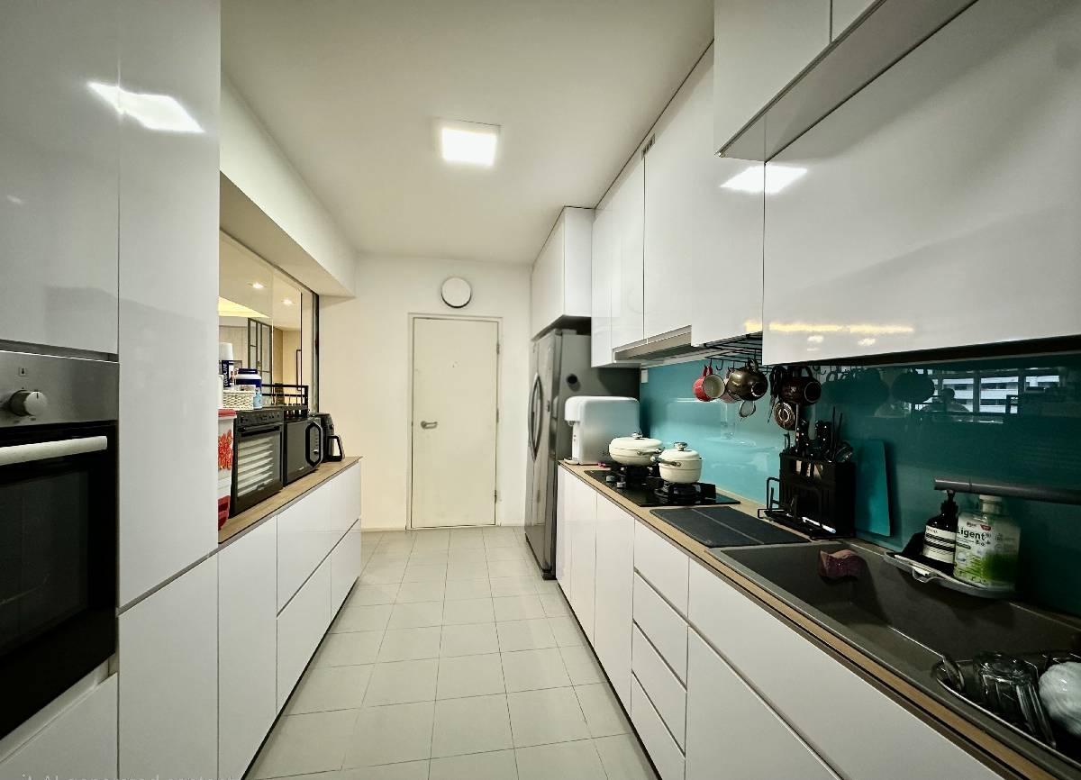 217A Compassvale Drive HDB Apartment For Sale, $1,078,000, 3 Bed 2 Bath 1,206 sqft $894.00 psf