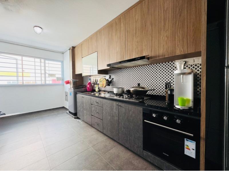 HDB Apartment for Sale: Yishun, D27, 760662