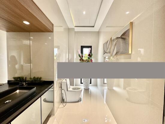 Westlake Gardens Detached House For Sale, $16,000,000, 5 Bed 7 Bath 8,103 sqft $1,975.00 psf