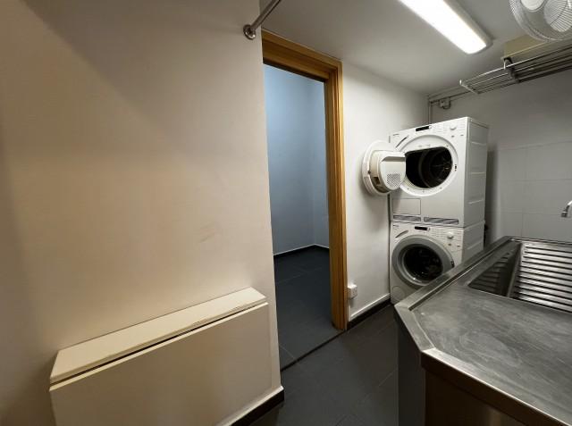 One Chatsworth Apartment For Sale, $9,400,000, 5 Bed 5 Bath 3,305 sqft $2,844.00 psf