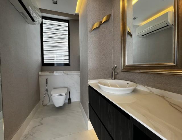 One Chatsworth Apartment For Sale, $9,400,000, 5 Bed 5 Bath 3,305 sqft $2,844.00 psf