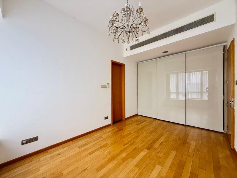 Condominium for Sale: D09, 238550