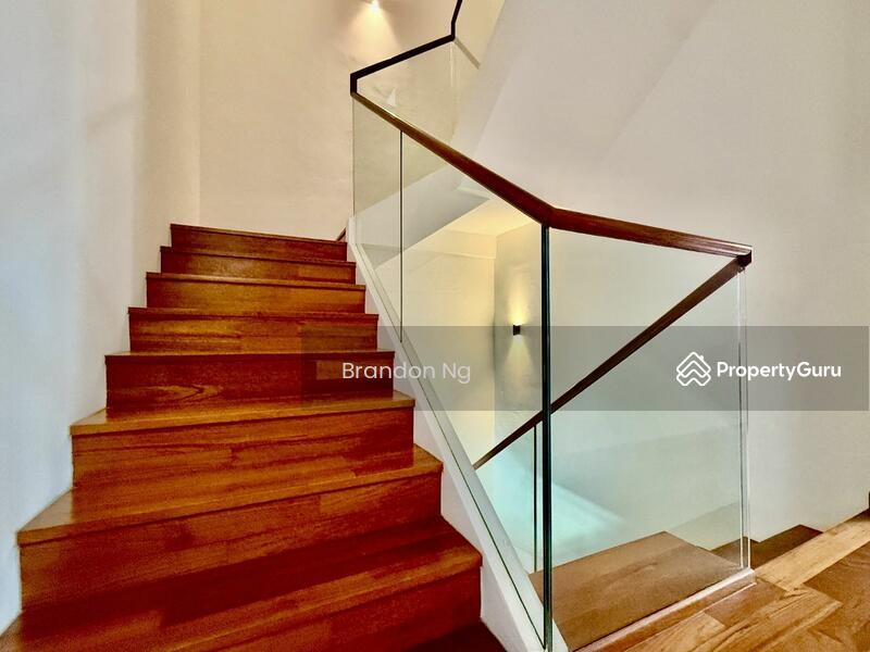 LANDED7772 @ RENOVATED TERRACE NEAR SIGLAP CENTRE