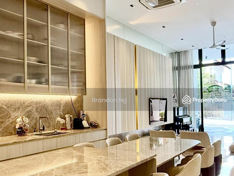 LANDED7772 @ RENOVATED TERRACE NEAR SIGLAP CENTRE