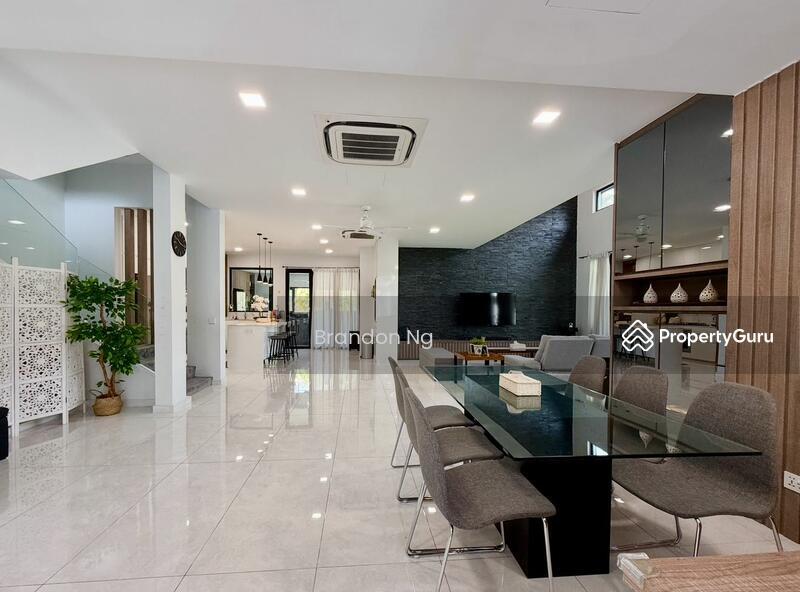 Corner Terrace for Sale: D17, 507600