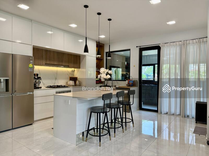 Corner Terrace for Sale: D17, 507600