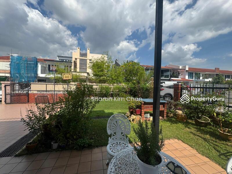 Corner Terrace for Sale: D20, 557047