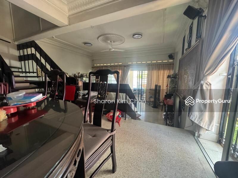 Corner Terrace for Sale: D20, 557047
