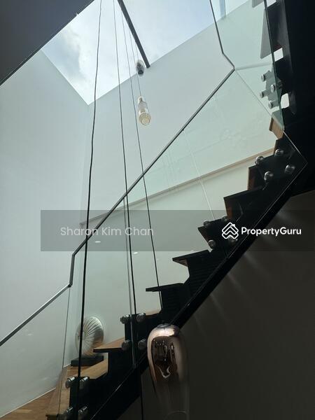 LANDED7772@ Almost New 3.5stry Semi-d at Beauty world mrt