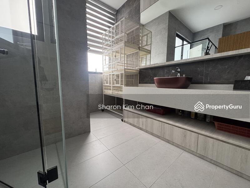 LANDED7772@ Almost New 3.5stry Semi-d at Beauty world mrt