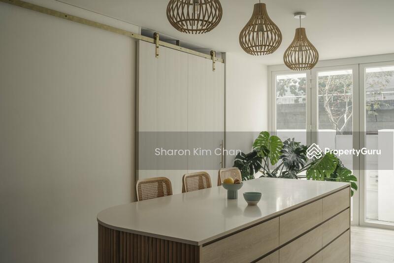 Prop-GPT: Terrace: D15  LANDED7772@ 2-Storey inter-terrace @ Off siglap
