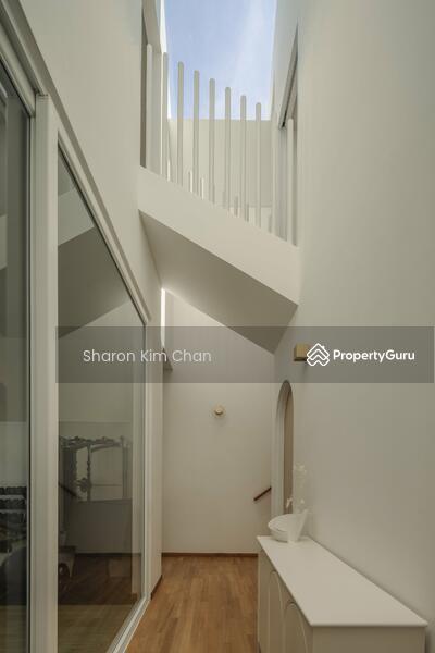 LANDED7772@ 2-Storey inter-terrace @ Off siglap