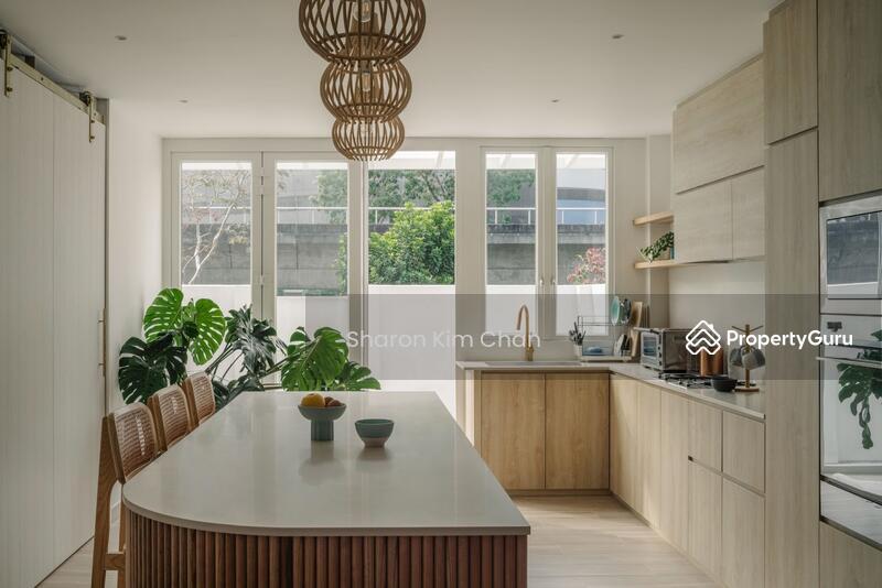 LANDED7772@ 2-Storey inter-terrace @ Off siglap