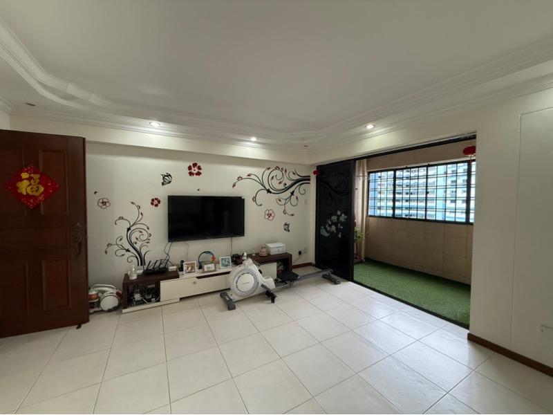Prop-GPT: HDB Apartment: D27  501A Wellington Circle