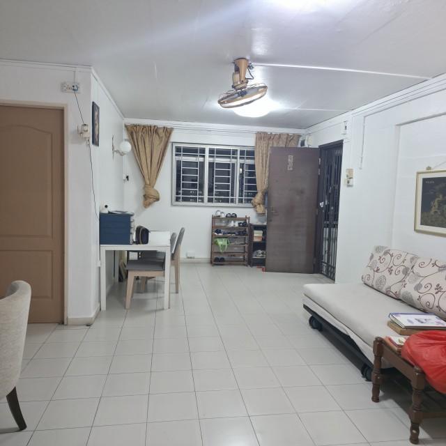 Prop-GPT: HDB Apartment: D27 Yishun 701 Yishun Avenue 5