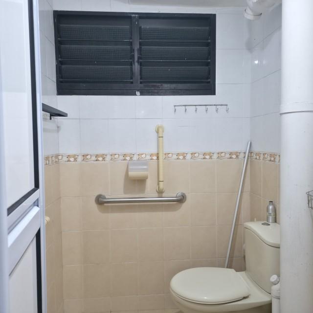 HDB Apartment for Sale: Yishun, D27, 760701