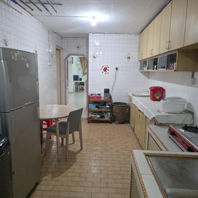 HDB Apartment for Sale: Yishun, D27, 760701