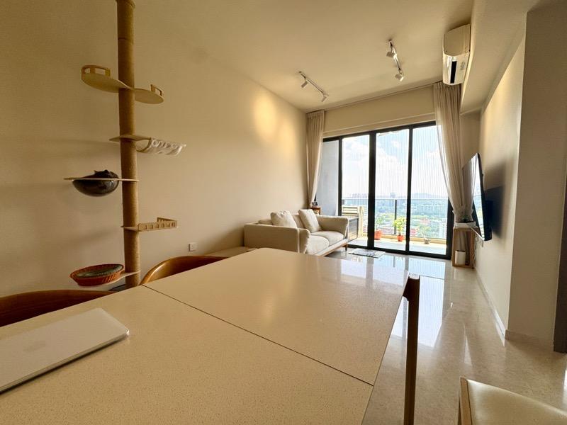 Stirling Residences Condominium For Sale, $2,500,000, 3 Bed 2 Bath 980 sqft $2,551.00 psf