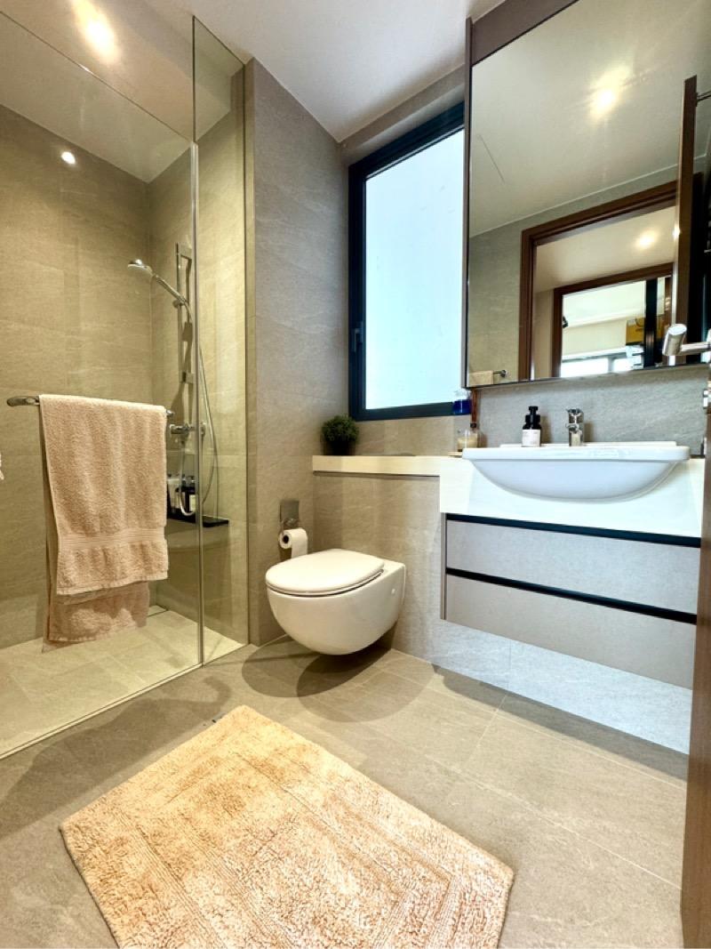 Stirling Residences Condominium For Sale, $2,500,000, 3 Bed 2 Bath 980 sqft $2,551.00 psf