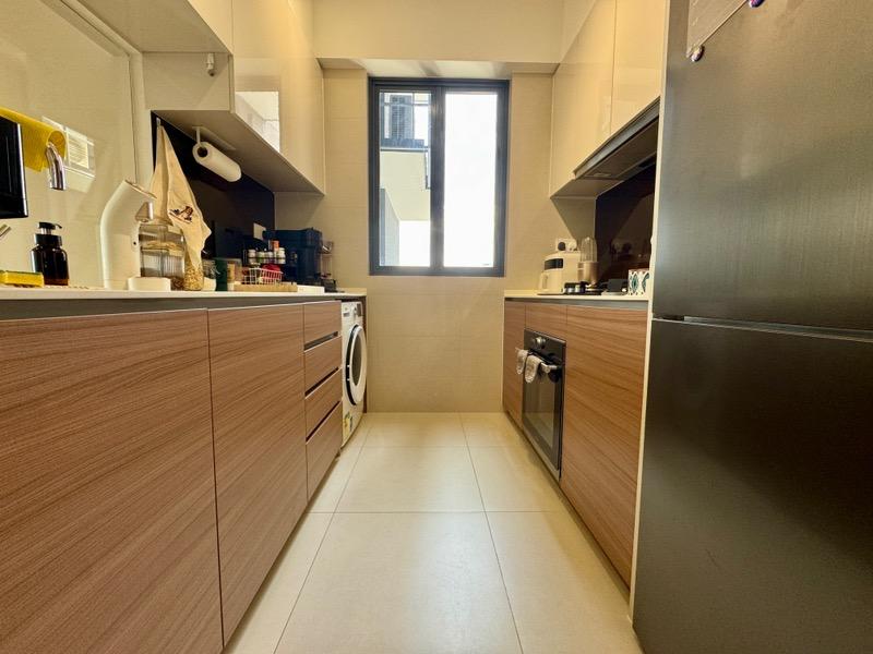 Stirling Residences Condominium For Sale, $2,500,000, 3 Bed 2 Bath 980 sqft $2,551.00 psf