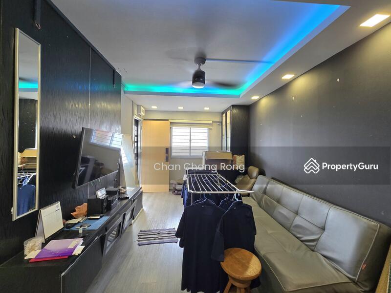 Prop-GPT: HDB Flat: D19  113 Hougang Avenue 1