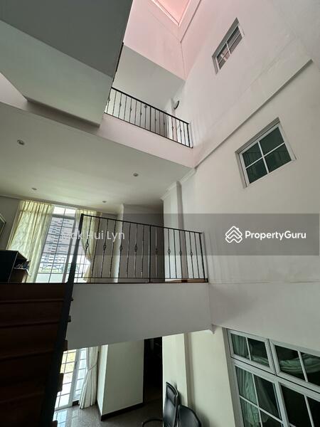 Prop-GPT: Semi-Detached: D15  RARE!!! 3 Storey Semi-Detached Nearby MRT in Siglap Area