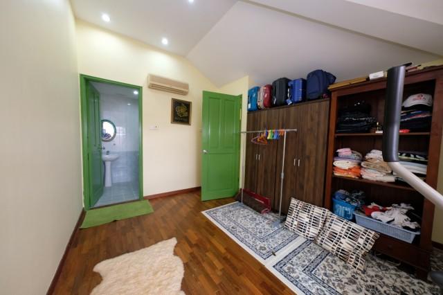 Vina Lodge Apartment For Sale, $2,080,000, 3 Bed 3 Bath 1,711 sqft $1,216.00 psf