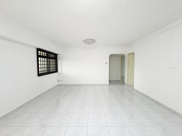 Prop-GPT: HDB Apartment: D19  255 Serangoon Central Drive