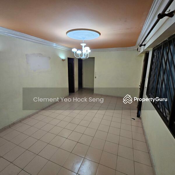 Prop-GPT: HDB Flat: D27 Yishun 720 Yishun Street 71
