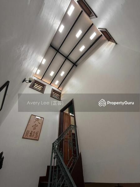 Semi-Detached for Sale: Pasir Ris, D18, 518225