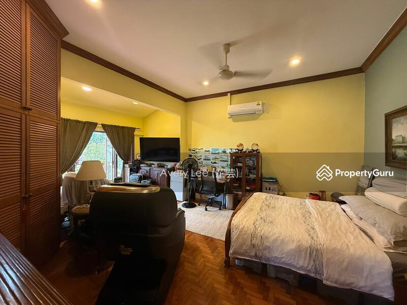 Semi-Detached for Sale: Pasir Ris, D18, 518225