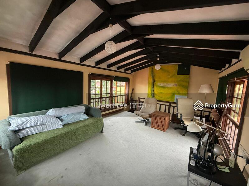 Semi-Detached for Sale: Pasir Ris, D18, 518225