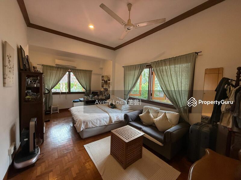 Semi-Detached for Sale: Pasir Ris, D18, 518225