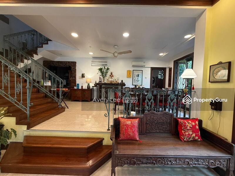 Semi-Detached for Sale: Pasir Ris, D18, 518225