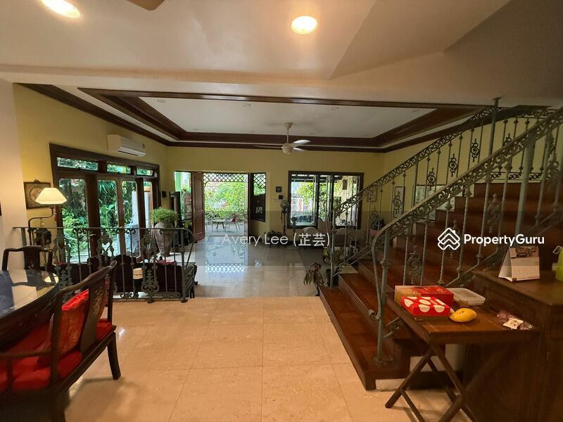 Semi-Detached for Sale: Pasir Ris, D18, 518225
