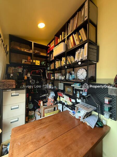Semi-Detached for Sale: Pasir Ris, D18, 518225